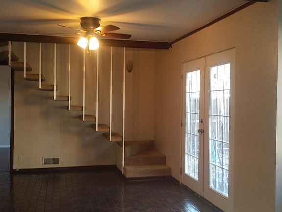 4th image of 7947 Habersham Ln #2