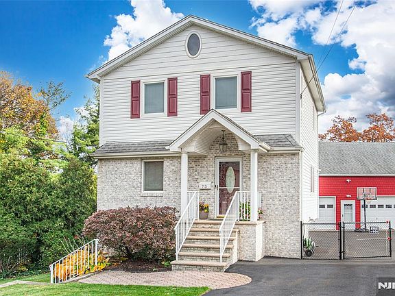 4th image of 77 Grove St