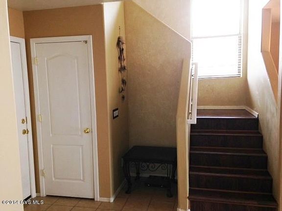 4th image of 727 W Desert Blossom Dr