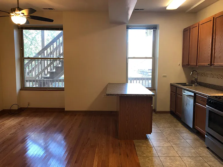 2843 N Clark St #2R — Photo 2