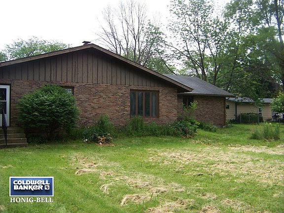 4th image of 693 N Sharon Dr
