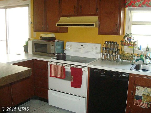 4th image of 12317 Woodlawn Ct