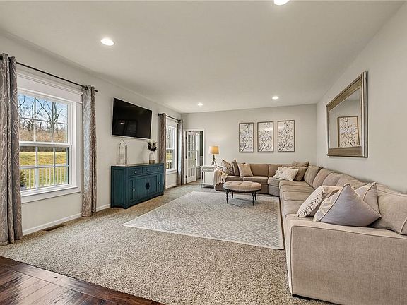 4th image of 4034 Nightingale Dr