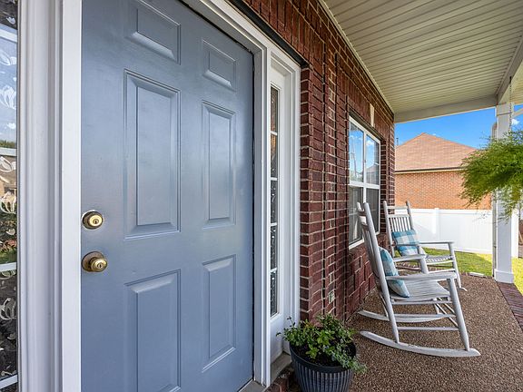 2nd image of 220 Iroquois Dr