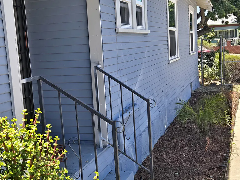 2048 Ocean View Blvd — Photo 6