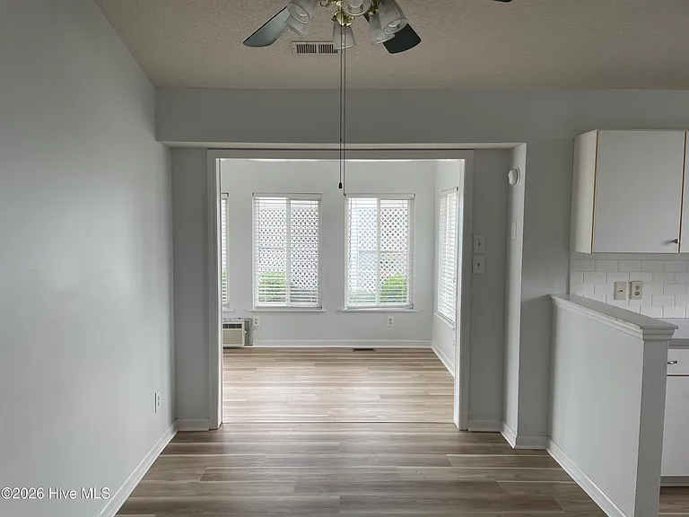 480 Saltaire Dr SW — Photo 14