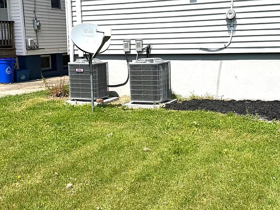 3rd image of 83 E Pettebone St