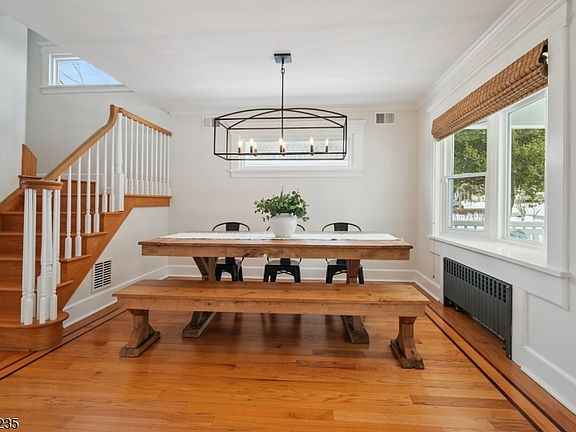 5th image of 10 Otsego Rd