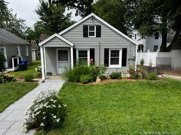 11 Highwood Avenue, Norwalk, CT 06850