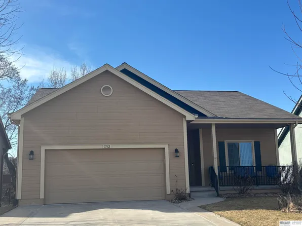 7112 N 138th Avenue Cir, Omaha, NE 68142