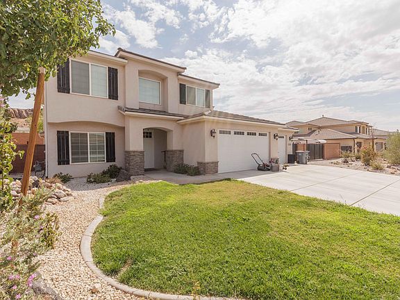 2nd image of 3332 E Livia Dr
