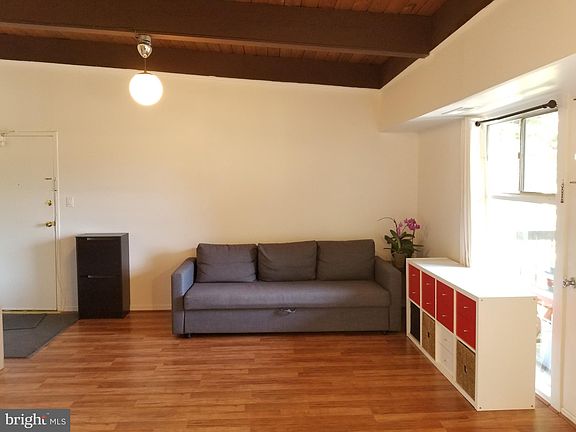 4th image of 4931 Americana Dr #G
