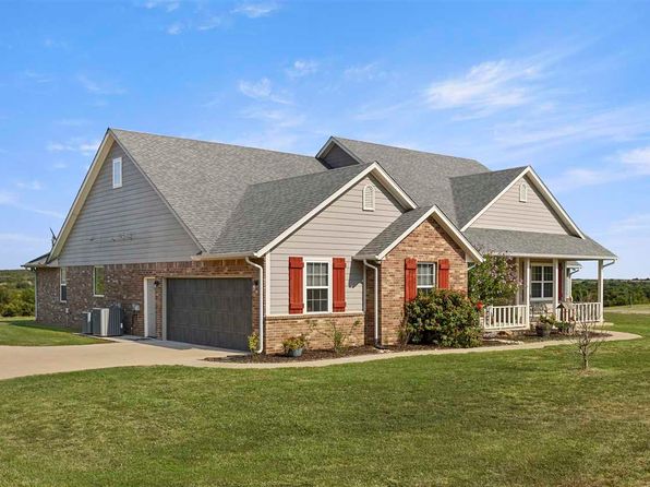 325 N Clay Rd, Yale, OK 74085