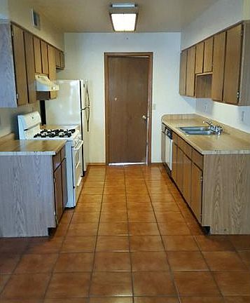 5th image of 1586 Bengal Dr