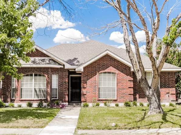 2823 Saint Martin Dr, Lancaster, TX 75146