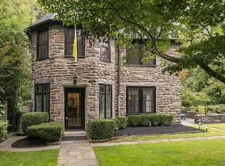 9159 Green Tree Rd, Philadelphia, PA 19118