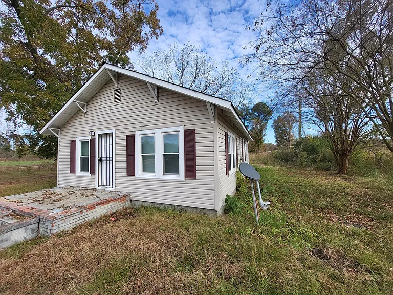 1213 Wilmington Hwy — Photo 2