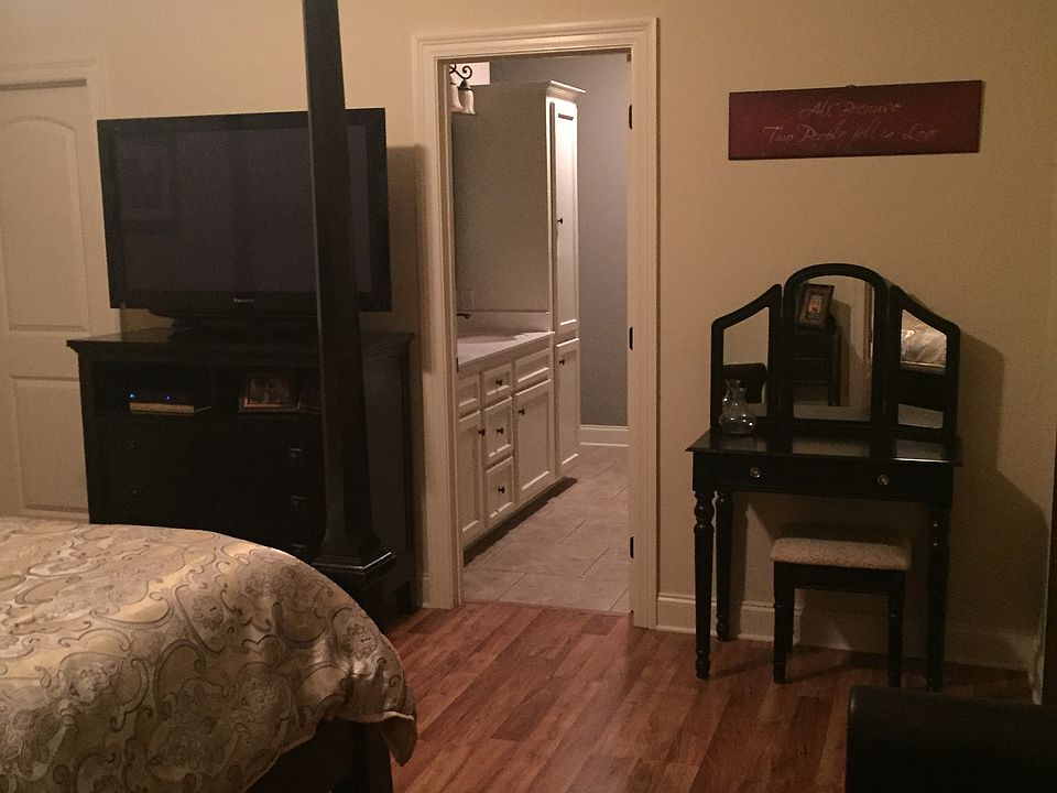 2nd image of 185 Linest Dr