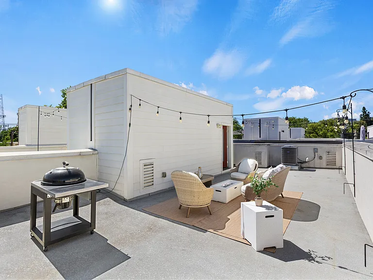 1324 C St — Photo 32