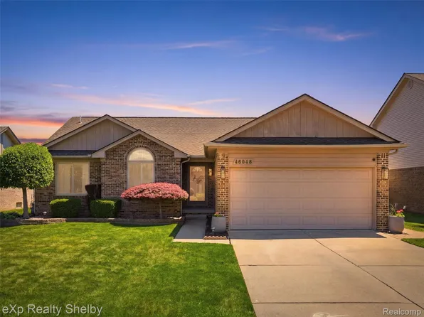 46048 Duke Dr, Chesterfield, MI 48051
