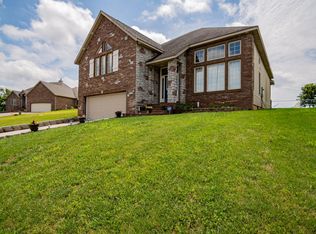 1606 E Fairwind, Ozark, MO 65721