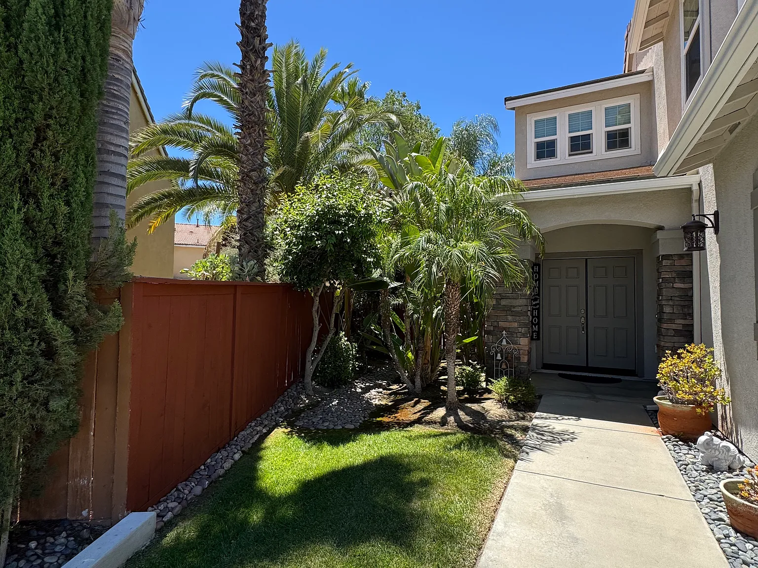 5 bed, 3067 sqft, $4,100 — Photo 2