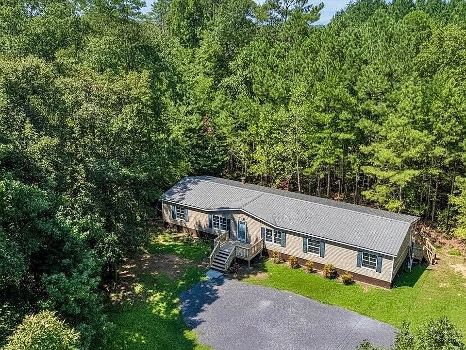 1st image of 827 Brackett Ridge Rd