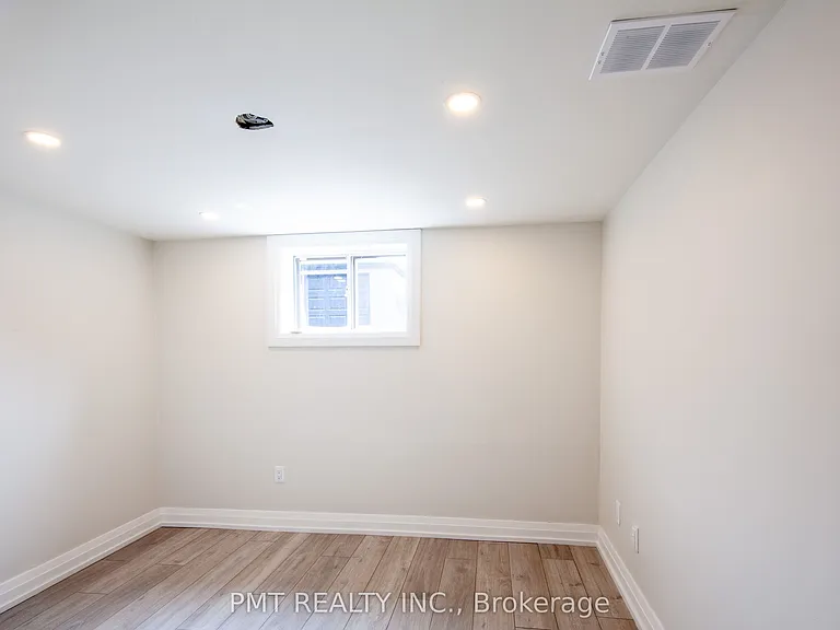 34 Robindale Ave #BASEMENT — Photo 6