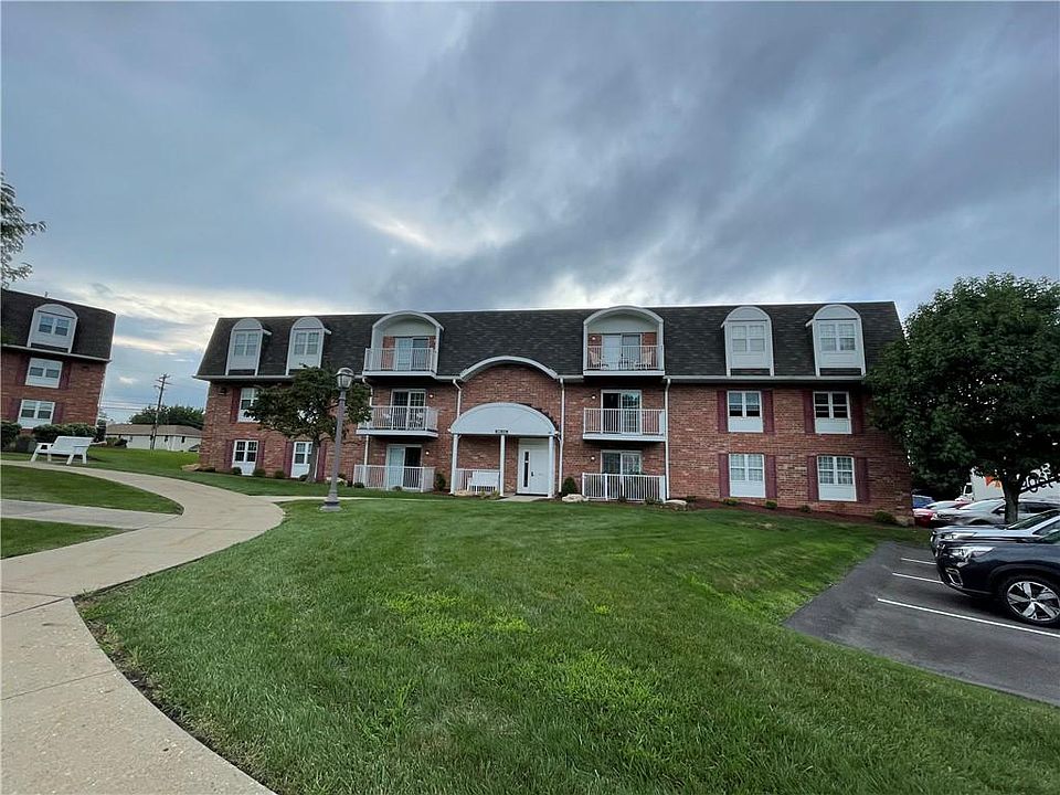 1st image of 104 Clubhouse Dr