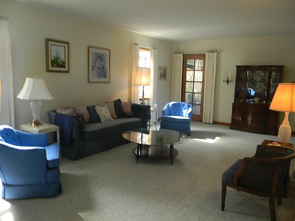 2nd image of 4906 Arlington St