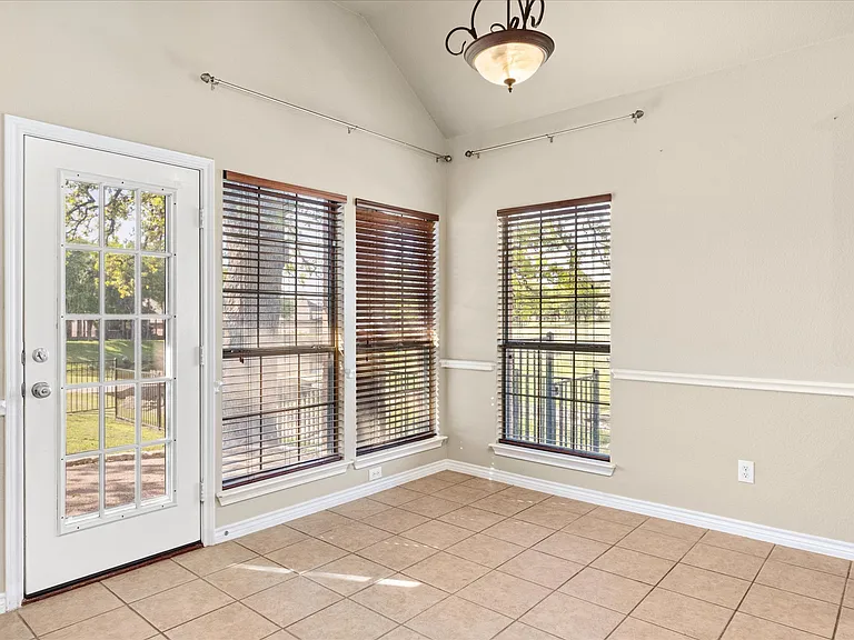 12245 Fairway Meadows Dr — Photo 15