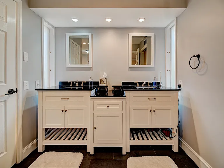 10490 Frontenac Woods Ln — Photo 36