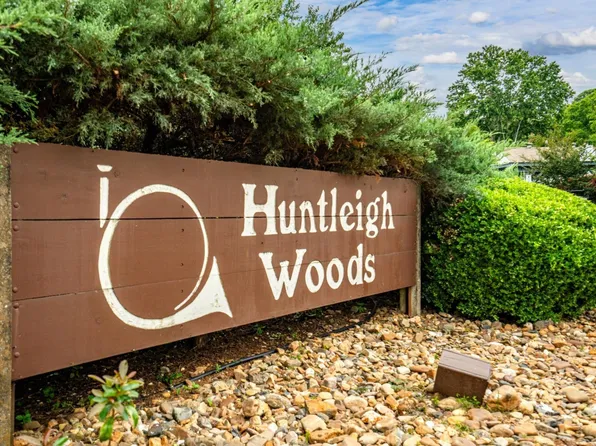 16 Steeplechase Ct, Hot Springs, AR 71901