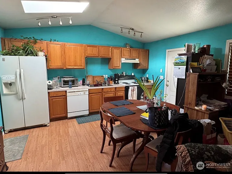 4327 S Bell St — Photo 1