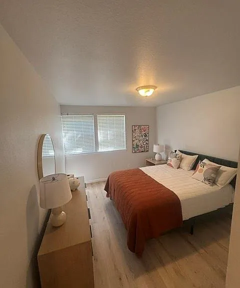 1924 Greenglen Dr #102 — Photo 12