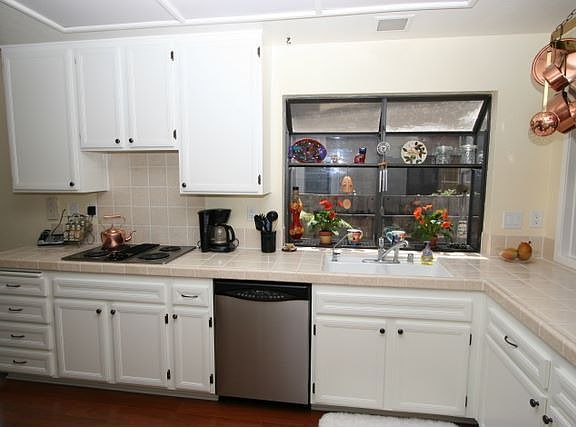 4th image of 13886 Davenport Ave