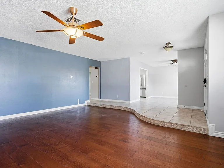 4561 Paseo El Rio Dr — Photo 3