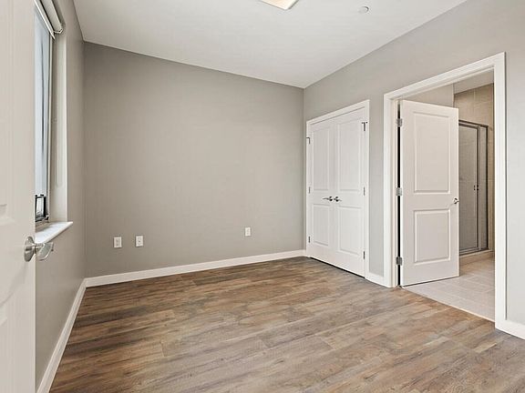 3rd image of 10 Essex St APT 509