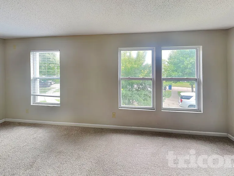 7921 Crackling Ln — Photo 15