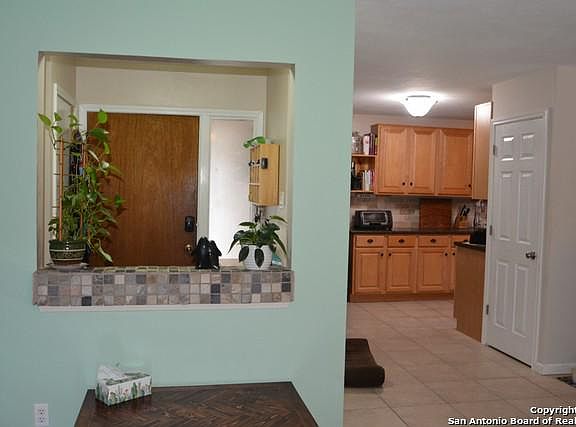 3rd image of 9814 Greentree Dr