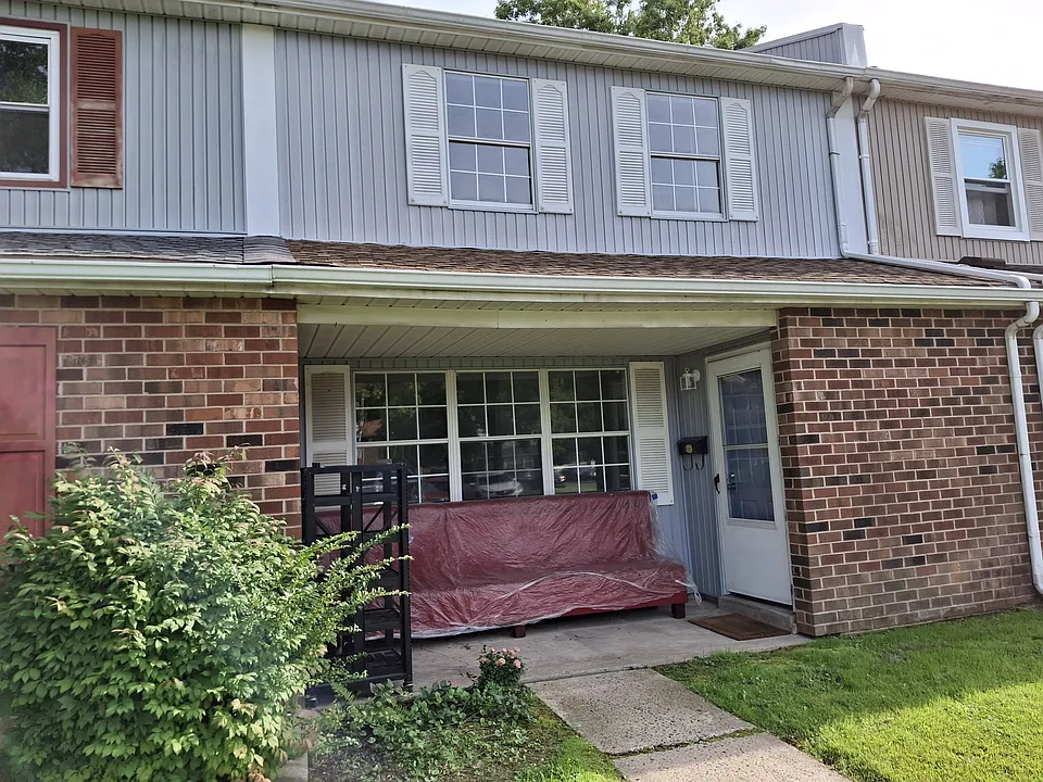185 Crocus Ct