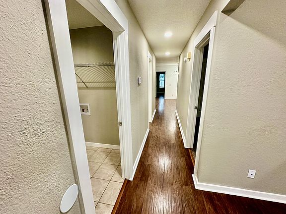 4th image of 3513 W Wood St