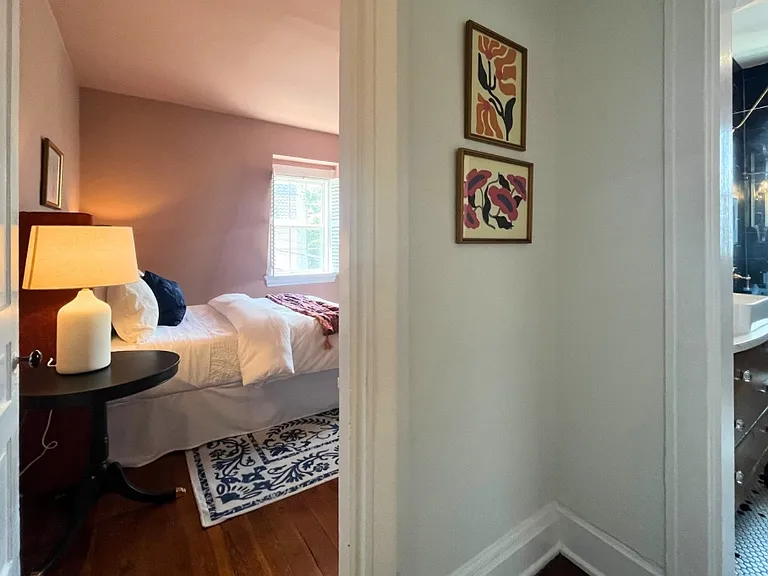2124 Herrick Ave — Photo 10