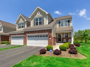 1169 Falcon Ridge Dr, Elgin, IL 60124