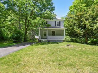 95 Pleasant View St, Griswold, CT 06351