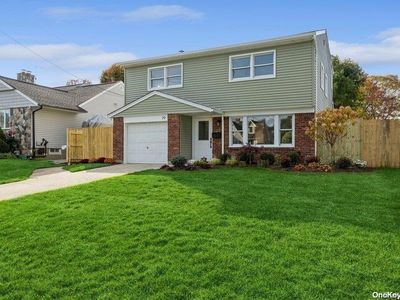 79 Fox Boulevard, Massapequa, NY, 11758