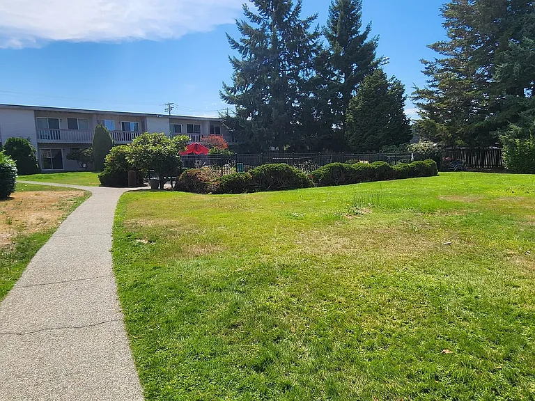 Alpha Park Apartments — Photo 1