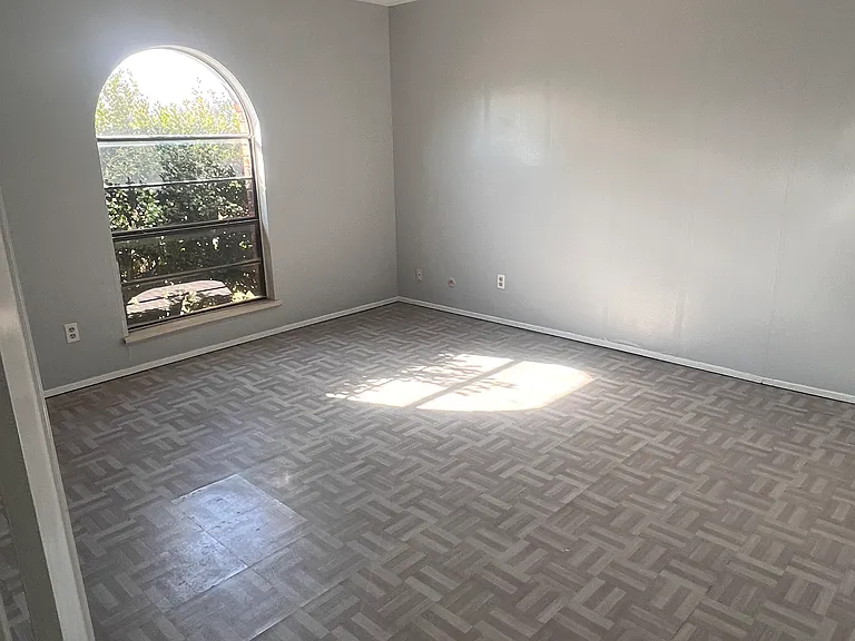 5001 Nash Dr — Photo 4