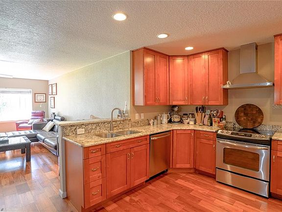 5th image of 525 W Winter Park St