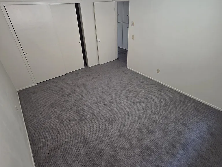12520 Oxford Ave — Photo 4